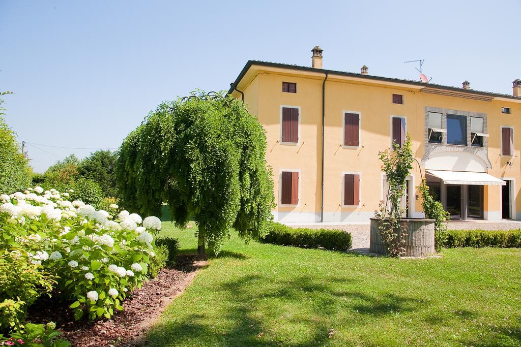 B&B Temenos Parma Bagian luar foto