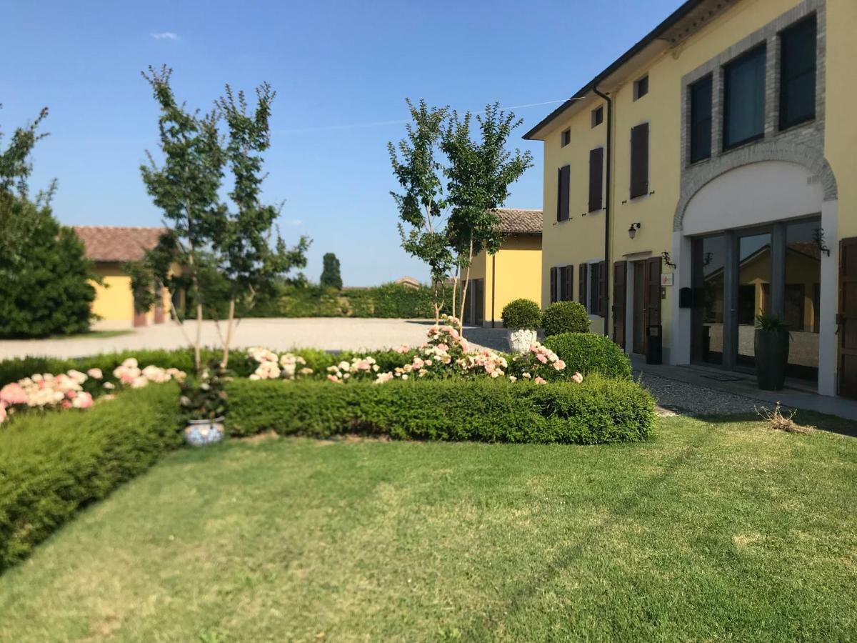 B&B Temenos Parma Bagian luar foto